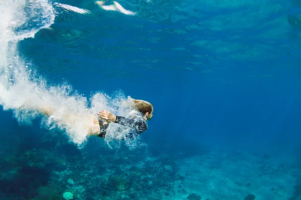 Happy Family Active Teenage Girl Jump Dive Underwater Tropical Coral — Stock Photo, Image