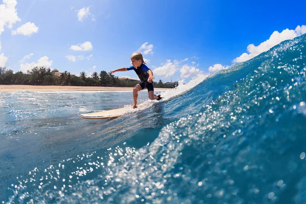 Ευτυχισμένο Αγόρι Surf Νεαρός Σέρφερ Μαθαίνουν Οδηγούν Ιστιοσανίδα Διασκέδαση Στα — Φωτογραφία Αρχείου