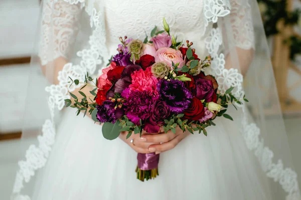Bride Holding Bouquet Flowers Rustic Style Wedding Bouquet — Stock Photo, Image