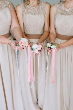 nedime düğün bilezik göstermek