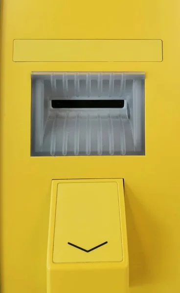 Bezpečná Čtečka Karet Žlutém Veřejném Bankomatu Bezpečné Používání Bankovních Karet — Stock fotografie