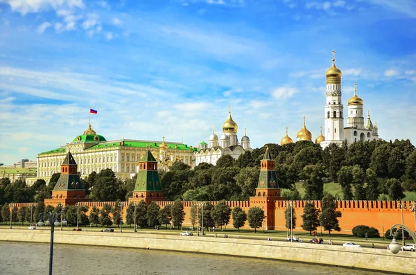 Kremlin Moscou Com Catedral Dormição Catedral Arcanjo Miguel Grande Torre — Fotografia de Stock