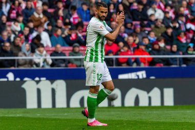 Madrid, İspanya - 3 Mart 2024: Atletico de Madrid ile Real Betis arasındaki lig maçı. Top gerçek Betis oyuncularında. Profesyonel futbol.