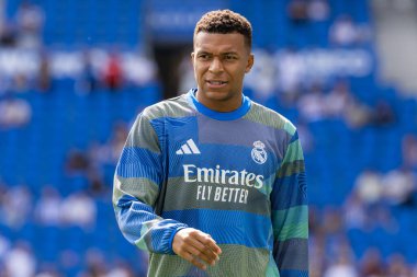 San Sebastian, İspanya - 13 Eylül 2025: La Liga Real Sociedad ve Real Madrid maçı San Sebastian 'da oynandı. Topu Madrid 'de oynayan gerçek oyuncular. La Liga 2024, 2025.