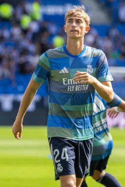 San Sebastian, İspanya - 13 Eylül 2025: La Liga Real Sociedad ve Real Madrid maçı San Sebastian 'da oynandı. Topu Madrid 'de oynayan gerçek oyuncular. La Liga 2024, 2025.