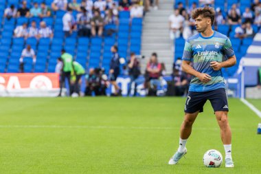 San Sebastian, İspanya - 13 Eylül 2025: La Liga Real Sociedad ve Real Madrid maçı San Sebastian 'da oynandı. Topu Madrid 'de oynayan gerçek oyuncular. La Liga 2024, 2025.