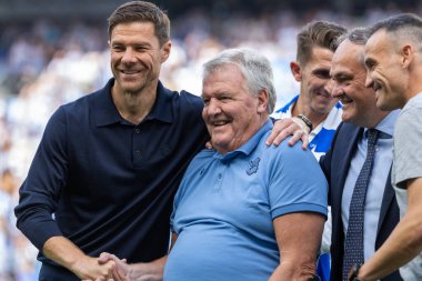 San Sebastian, İspanya - 13 Eylül 2025: Real Sociedad ve Real Madrid arasındaki lig maçı San Sebastian 'da oynandı. John Benjamin Toshack 'e haraç.