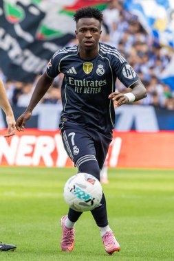 San Sebastian, İspanya - 13 Eylül 2025: La Liga Real Sociedad ve Real Madrid maçı San Sebastian 'da oynandı. Topu Madrid 'de oynayan gerçek oyuncular. La Liga 2024, 2025.