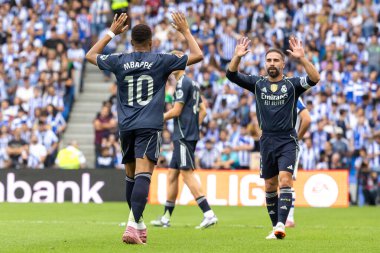 San Sebastian, İspanya - 13 Eylül 2025: La Liga Real Sociedad ve Real Madrid maçı San Sebastian 'da oynandı. Topu Madrid 'de oynayan gerçek oyuncular. La Liga 2024, 2025.