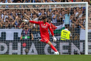 San Sebastian, İspanya - 13 Eylül 2025: La Liga Real Sociedad ve Real Madrid maçı San Sebastian 'da oynandı. Topu Madrid 'de oynayan gerçek oyuncular. La Liga 2024, 2025.