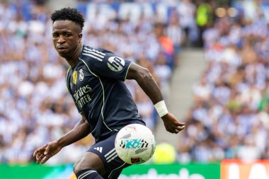 San Sebastian, İspanya - 13 Eylül 2025: La Liga Real Sociedad ve Real Madrid maçı San Sebastian 'da oynandı. Topu Madrid 'de oynayan gerçek oyuncular. La Liga 2024, 2025.