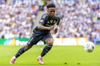 San Sebastian, İspanya - 13 Eylül 2025: La Liga Real Sociedad ve Real Madrid maçı San Sebastian 'da oynandı. Topu Madrid 'de oynayan gerçek oyuncular. La Liga 2024, 2025.