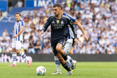 San Sebastian, İspanya - 13 Eylül 2025: La Liga Real Sociedad ve Real Madrid maçı San Sebastian 'da oynandı. Topu Madrid 'de oynayan gerçek oyuncular. La Liga 2024, 2025.