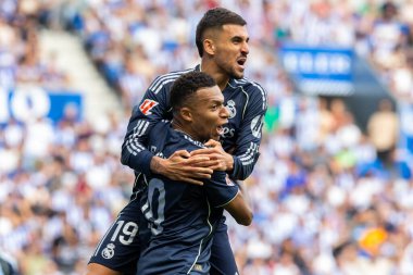 San Sebastian, İspanya - 13 Eylül 2025: La Liga Real Sociedad ve Real Madrid maçı San Sebastian 'da oynandı. Topu Madrid 'de oynayan gerçek oyuncular. La Liga 2024, 2025.