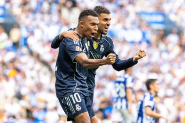 San Sebastian, İspanya - 13 Eylül 2025: La Liga Real Sociedad ve Real Madrid maçı San Sebastian 'da oynandı. Topu Madrid 'de oynayan gerçek oyuncular. La Liga 2024, 2025.