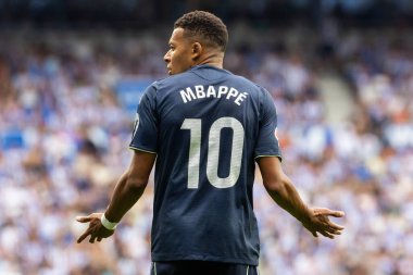 San Sebastian, İspanya - 13 Eylül 2025: La Liga Real Sociedad ve Real Madrid maçı San Sebastian 'da oynandı. Topu Madrid 'de oynayan gerçek oyuncular. La Liga 2024, 2025.