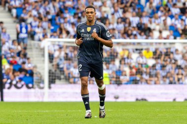 San Sebastian, İspanya - 13 Eylül 2025: La Liga Real Sociedad ve Real Madrid maçı San Sebastian 'da oynandı. Topu Madrid 'de oynayan gerçek oyuncular. La Liga 2024, 2025.