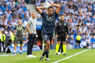 San Sebastian, İspanya - 13 Eylül 2025: La Liga Real Sociedad ve Real Madrid maçı San Sebastian 'da oynandı. Topu Madrid 'de oynayan gerçek oyuncular. La Liga 2024, 2025.