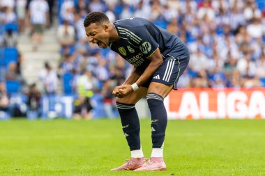 San Sebastian, İspanya - 13 Eylül 2025: La Liga Real Sociedad ve Real Madrid maçı San Sebastian 'da oynandı. Topu Madrid 'de oynayan gerçek oyuncular. La Liga 2024, 2025.