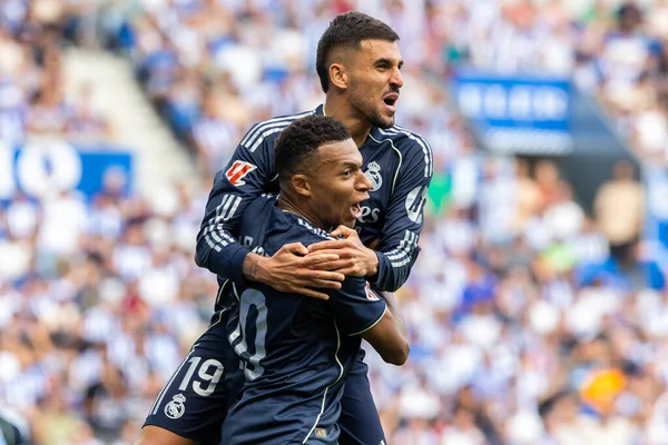San Sebastian, İspanya - 13 Eylül 2025: La Liga Real Sociedad ve Real Madrid maçı San Sebastian 'da oynandı. Topu Madrid 'de oynayan gerçek oyuncular. La Liga 2024, 2025.