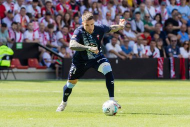 Madrid, İspanya - 21 Eylül 2025: Madrid 'de oynanan Rayo Vallecano ve Celta de Vigo ligi maçı. Celta oyuncuları. Rayo oyuncuları. EA Spor Ligi 2024, 2025. İspanyol futbolu.