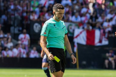 Madrid, İspanya - 21 Eylül 2025: Madrid 'de oynanan Rayo Vallecano ve Celta de Vigo ligi maçı. Victor Garcia Verdura. Futbol hakemi. EA Spor 2025, 2026.