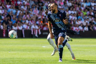 Madrid, İspanya - 21 Eylül 2025: Madrid 'de oynanan Rayo Vallecano ve Celta de Vigo ligi maçı. Celta oyuncuları. Rayo oyuncuları. EA Spor Ligi 2024, 2025. İspanyol futbolu.