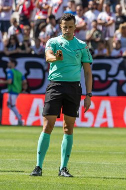 Madrid, İspanya - 21 Eylül 2025: Madrid 'de oynanan Rayo Vallecano ve Celta de Vigo ligi maçı. Victor Garcia Verdura. Futbol hakemi. EA Spor 2025, 2026.