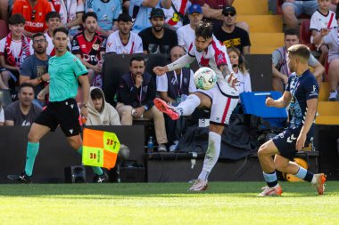 Madrid, İspanya - 21 Eylül 2025: Madrid 'de oynanan Rayo Vallecano ve Celta de Vigo ligi maçı. Celta oyuncuları. Rayo oyuncuları. EA Spor Ligi 2024, 2025. İspanyol futbolu.