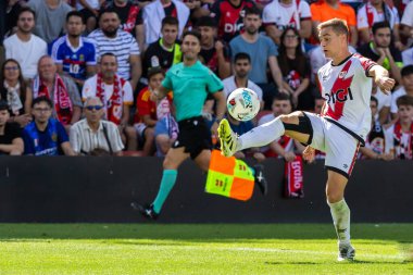 Madrid, İspanya - 21 Eylül 2025: Madrid 'de oynanan Rayo Vallecano ve Celta de Vigo ligi maçı. Celta oyuncuları. Rayo oyuncuları. EA Spor Ligi 2024, 2025. İspanyol futbolu.