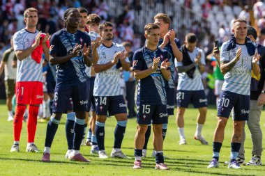 Madrid, İspanya - 21 Eylül 2025: Madrid 'de oynanan Rayo Vallecano ve Celta de Vigo ligi maçı. Celta oyuncuları. Rayo oyuncuları. EA Spor Ligi 2024, 2025. İspanyol futbolu.