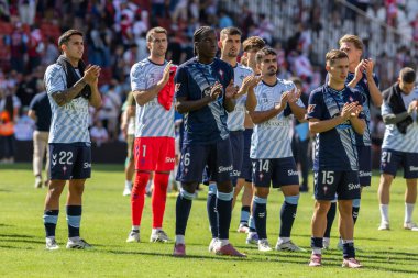 Madrid, İspanya - 21 Eylül 2025: Madrid 'de oynanan Rayo Vallecano ve Celta de Vigo ligi maçı. Celta oyuncuları. Rayo oyuncuları. EA Spor Ligi 2024, 2025. İspanyol futbolu.