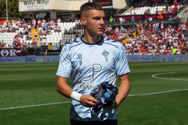 Madrid, İspanya - 21 Eylül 2025: Madrid 'de oynanan Rayo Vallecano ve Celta de Vigo ligi maçı. Celta oyuncuları. Rayo oyuncuları. EA Spor Ligi 2024, 2025. İspanyol futbolu.