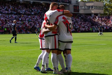 Madrid, İspanya - 21 Eylül 2025: Madrid 'de oynanan Rayo Vallecano ve Celta de Vigo ligi maçı. Celta oyuncuları. Rayo oyuncuları. EA Spor Ligi 2024, 2025. İspanyol futbolu.
