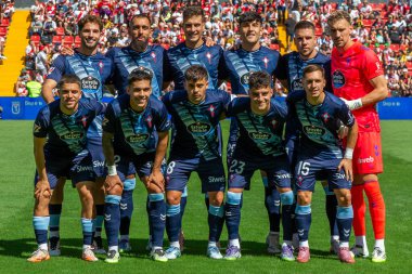 Madrid, İspanya - 21 Eylül 2025: Madrid 'de oynanan Rayo Vallecano ve Celta de Vigo ligi maçı. Celta oyuncuları. Rayo oyuncuları. EA Spor Ligi 2024, 2025. İspanyol futbolu.