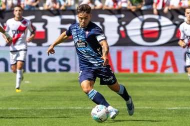 Madrid, İspanya - 21 Eylül 2025: Madrid 'de oynanan Rayo Vallecano ve Celta de Vigo ligi maçı. Celta oyuncuları. Rayo oyuncuları. EA Spor Ligi 2024, 2025. İspanyol futbolu.