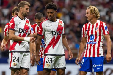 Madrid, İspanya - 24 Eylül 2025: Atletico Madrid ile Rayo Vallecano arasındaki La Liga maçı Madrid 'de oynandı. Atletico Madrid oyuncuları. EA Spor Ligi. Madrid Derbisi.