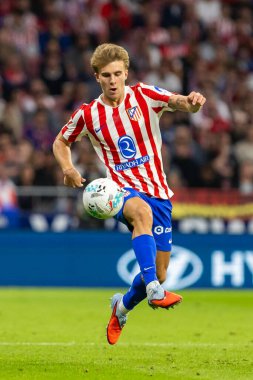 Madrid, İspanya - 24 Eylül 2025: Atletico Madrid ile Rayo Vallecano arasındaki La Liga maçı Madrid 'de oynandı. Atletico Madrid oyuncuları. EA Spor Ligi. Madrid Derbisi.