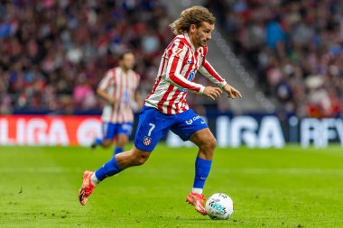 Madrid, İspanya - 24 Eylül 2025: Atletico Madrid ile Rayo Vallecano arasındaki La Liga maçı Madrid 'de oynandı. Atletico Madrid oyuncuları. EA Spor Ligi. Madrid Derbisi.