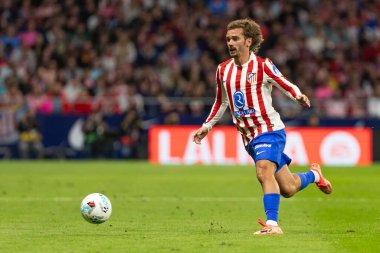 Madrid, İspanya - 24 Eylül 2025: Atletico Madrid ile Rayo Vallecano arasındaki La Liga maçı Madrid 'de oynandı. Atletico Madrid oyuncuları. EA Spor Ligi. Madrid Derbisi.