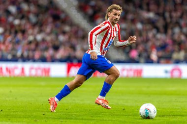 Madrid, İspanya - 24 Eylül 2025: Atletico Madrid ile Rayo Vallecano arasındaki La Liga maçı Madrid 'de oynandı. Atletico Madrid oyuncuları. EA Spor Ligi. Madrid Derbisi.