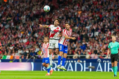 Madrid, İspanya - 24 Eylül 2025: Atletico Madrid ile Rayo Vallecano arasındaki La Liga maçı Madrid 'de oynandı. Atletico Madrid oyuncuları. EA Spor Ligi. Madrid Derbisi.