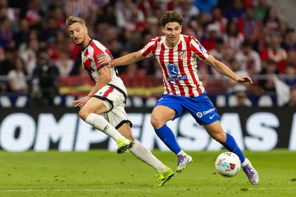Madrid, İspanya - 24 Eylül 2025: Atletico Madrid ile Rayo Vallecano arasındaki La Liga maçı Madrid 'de oynandı. Atletico Madrid oyuncuları. EA Spor Ligi. Madrid Derbisi.