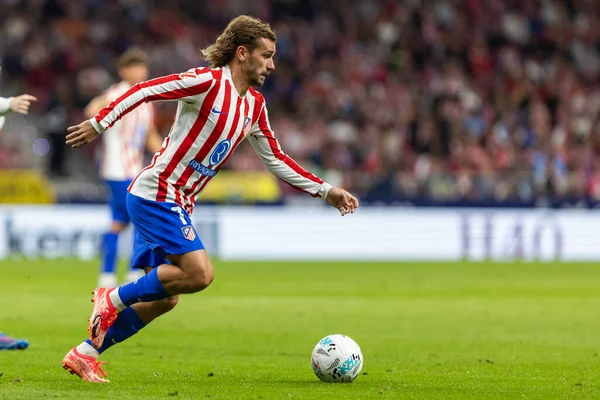 Madrid, İspanya - 24 Eylül 2025: Atletico Madrid ile Rayo Vallecano arasındaki La Liga maçı Madrid 'de oynandı. Atletico Madrid oyuncuları. EA Spor Ligi. Madrid Derbisi.