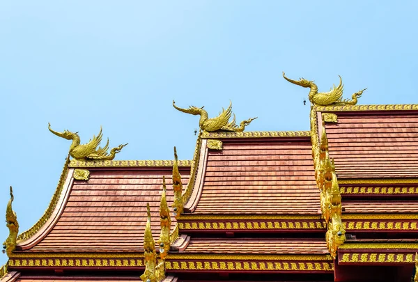 Thailändska templet taket — Stockfoto