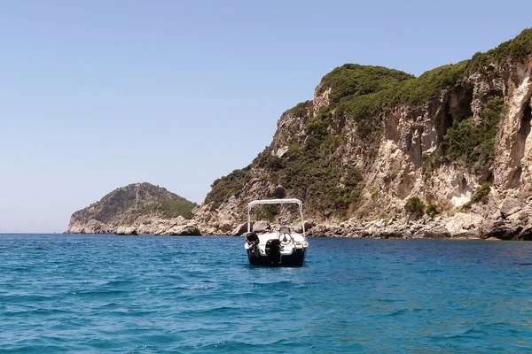 Boot Het Corfu Liapades Strand Kant Griekenland — Stockfoto