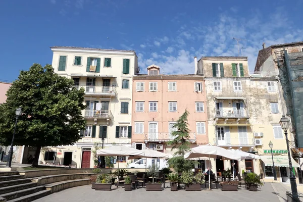  Corfu şehrin belediye pla ile eski şehir kısmı Cityscape