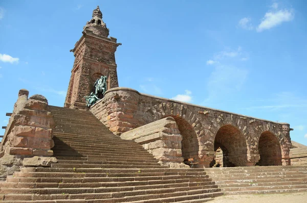 Monumento a Kyffhaeuser en las montañas de Harz en Alemania . — Foto de Stock