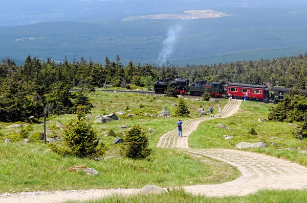 Ιστορική ατμομηχανή είναι gonna ψηλά Brocken αιχμής — Φωτογραφία Αρχείου