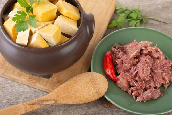 Brezilyalı tipik kabocha, kurutulmuş sığır eti içerikli..